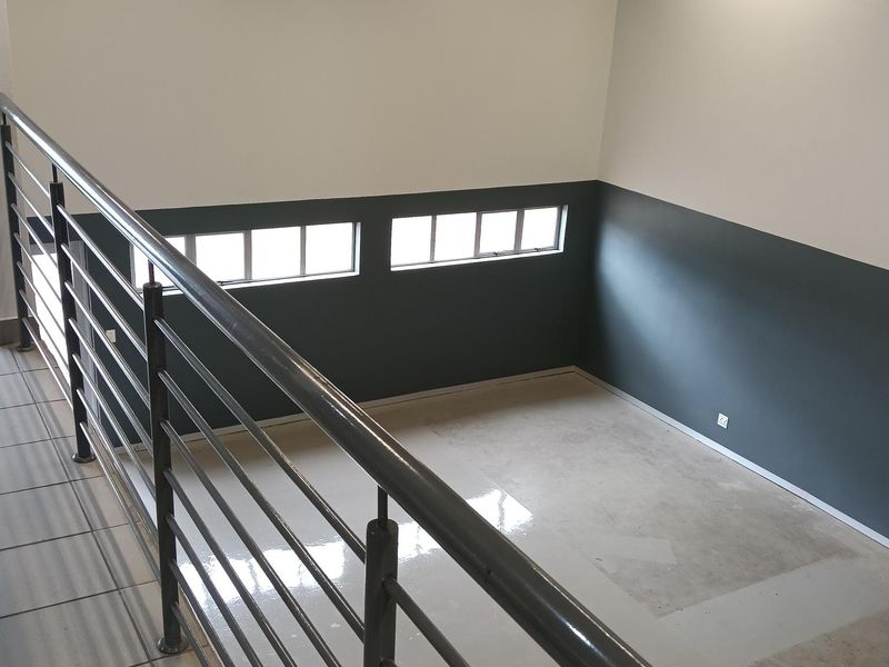 Warehouse to let - Photo 10