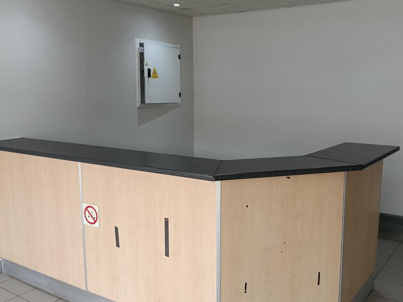 Warehouse to let - Photo 2