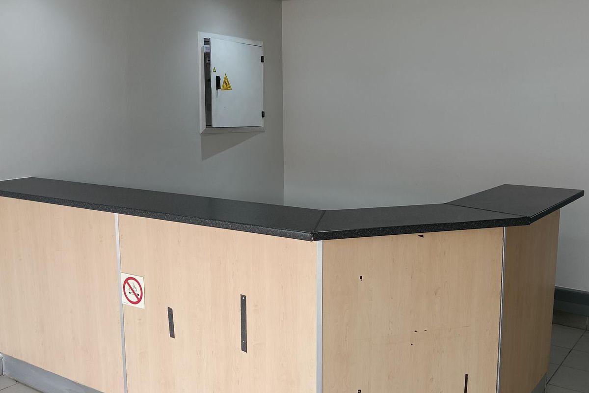 Warehouse to let - Photo 2