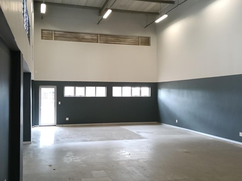 Warehouse to let - Photo 4