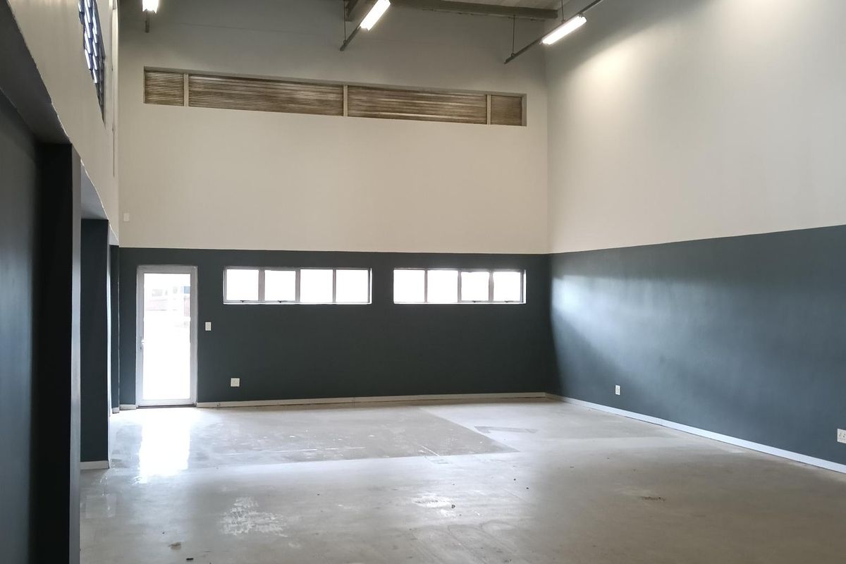 Warehouse to let - Photo 4
