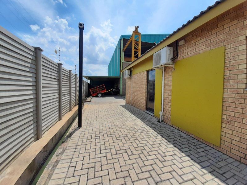 Commercial property for sale in Sasolburg industrial area - Photo 8