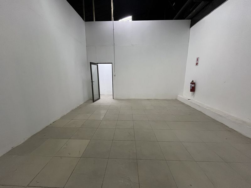Spacious 500m2 Training Facility To Let – Ideal for Education, Workshops & Skills Development - Photo 6