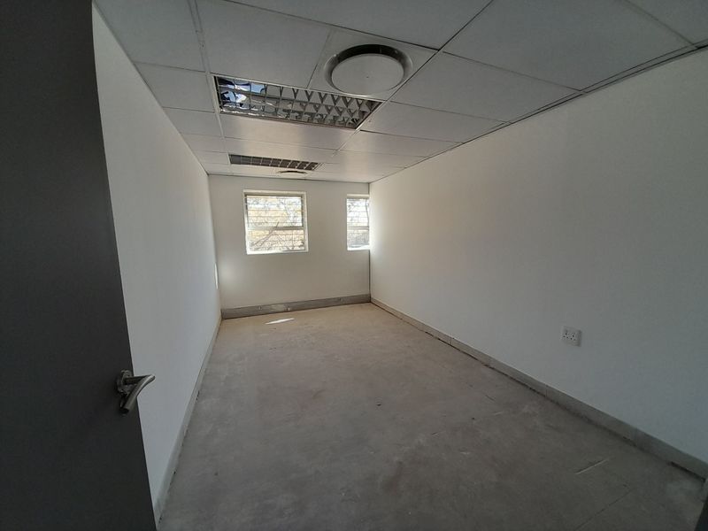 Rare Large Scale Office Opportunity with Storage Capability in Midrand - Photo 7