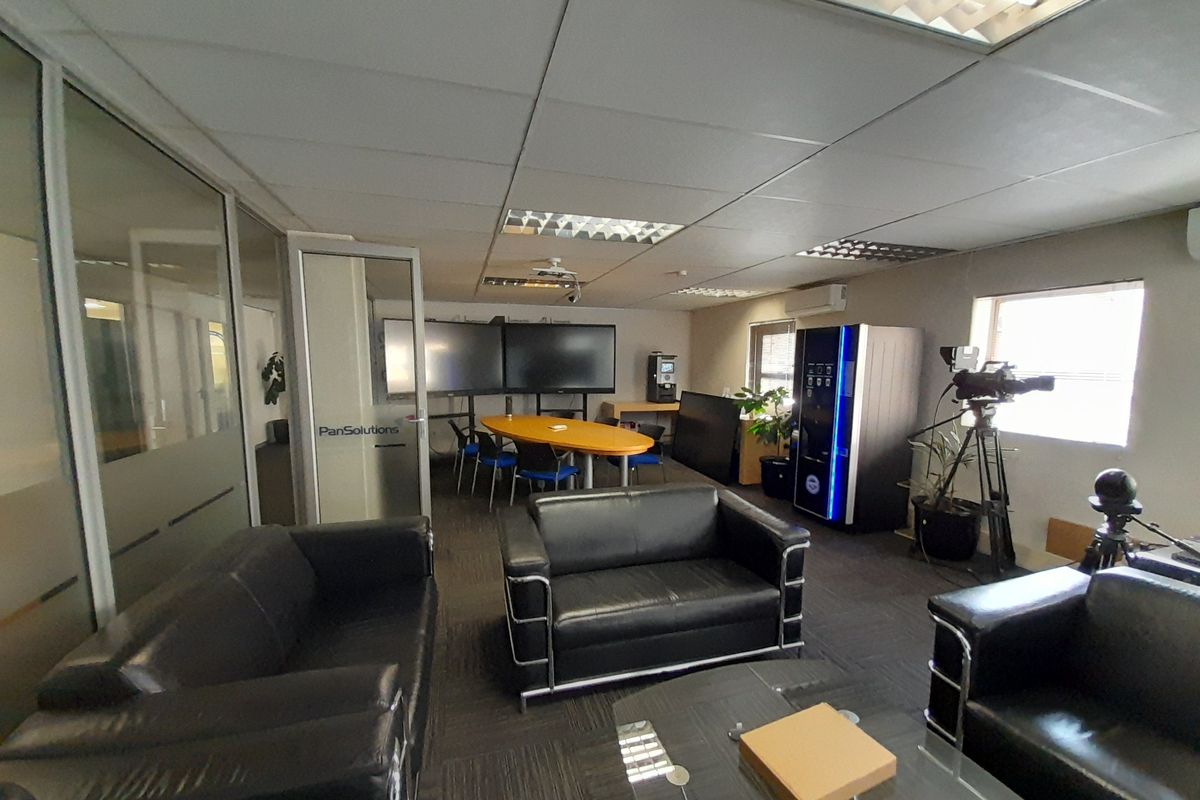 Rare Large Scale Office Opportunity with Storage Capability in Midrand - Photo 4