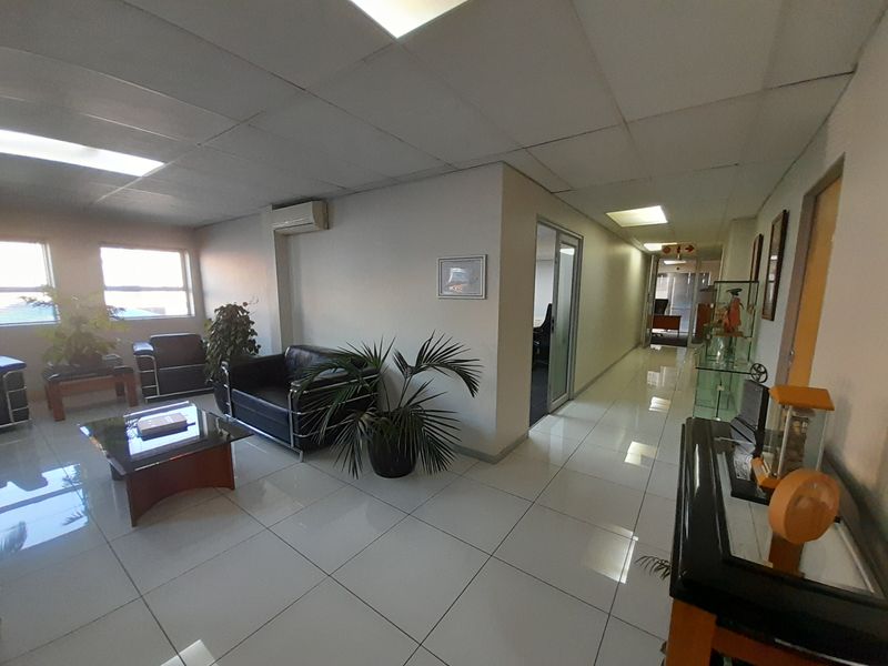 Rare Large Scale Office Opportunity with Storage Capability in Midrand - Photo 2