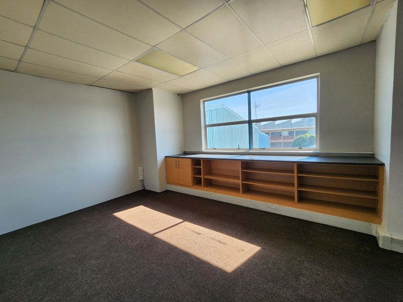 Prime 332m2 Industrial Warehouse To Let at The Tannery Industrial Park - Photo 10