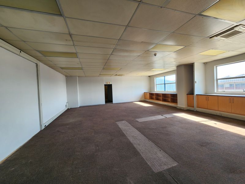Prime 332m2 Industrial Warehouse To Let at The Tannery Industrial Park - Photo 4