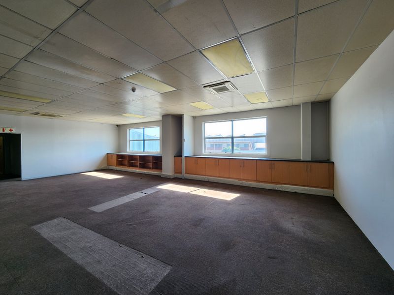 Prime 332m2 Industrial Warehouse To Let at The Tannery Industrial Park - Photo 5
