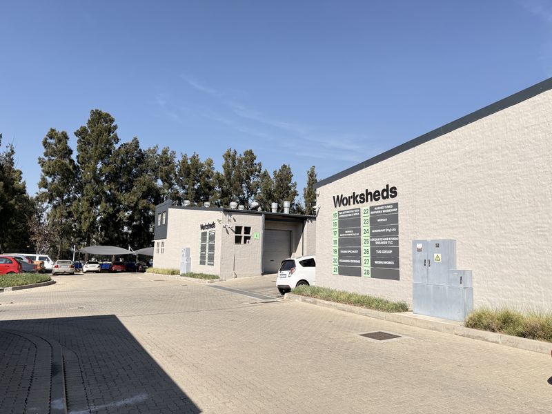 Modern 140m2 Warehouse, Premium Unit in Worksheds Industrial Park - Photo 3