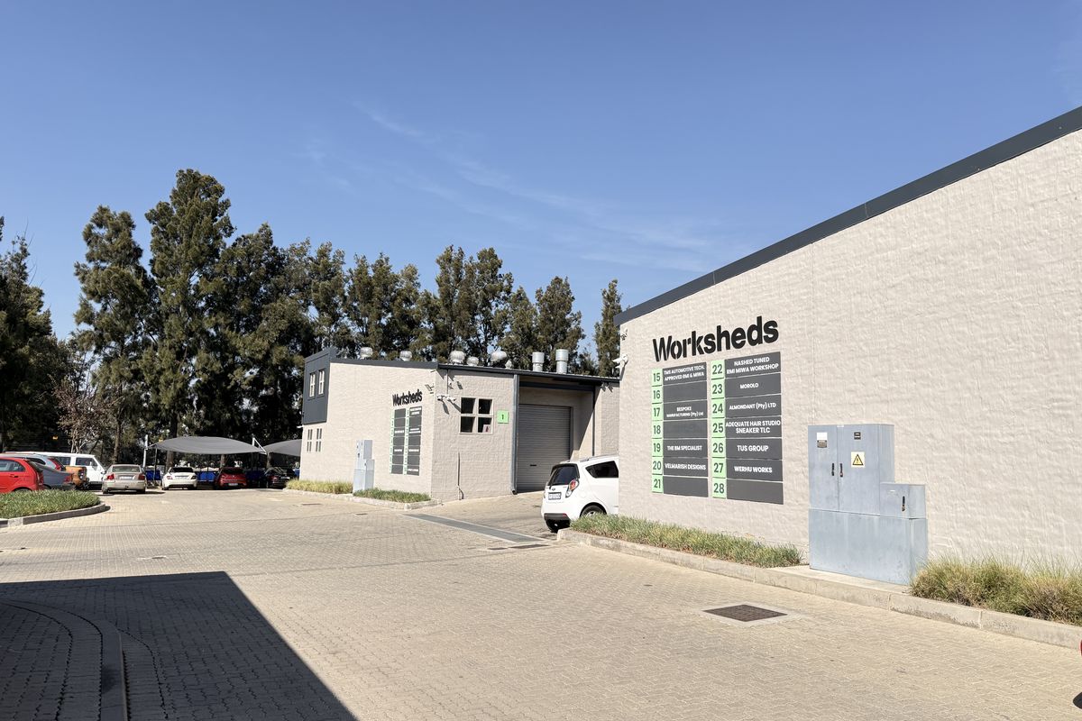 Modern 140m2 Warehouse, Premium Unit in Worksheds Industrial Park - Photo 3