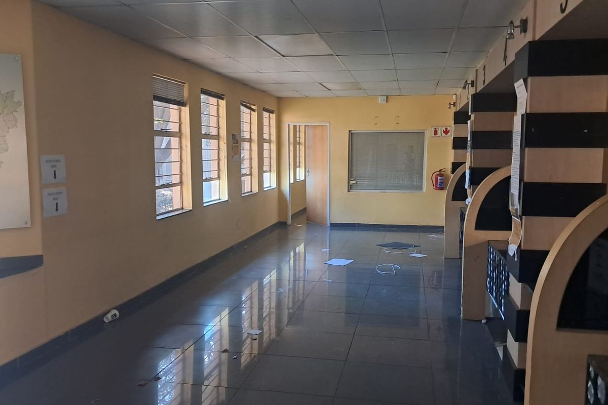 2565 Office space open in Midrand - Photo 5
