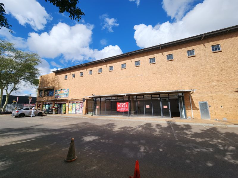 Prime 269m2 Ground Floor Retail Space To Let in  Metro Lifestyle, Montana - Photo 1