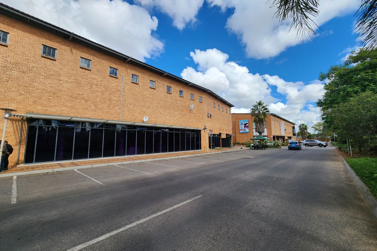 Prime 269m2 Ground Floor Retail Space To Let in  Metro Lifestyle, Montana - Photo 2