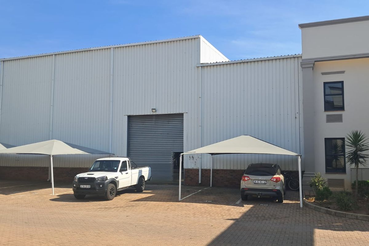 1550 Warehouse with Office space in Midrand - Photo 2