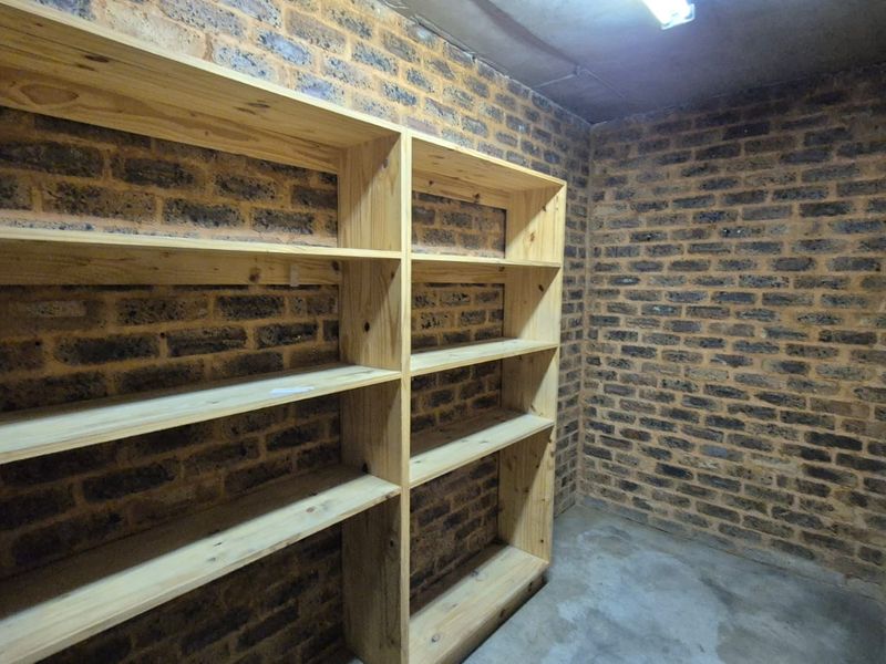 Well-Located 1000m2 High-Power Industrial Warehouse To Let in Silverton - Photo 8