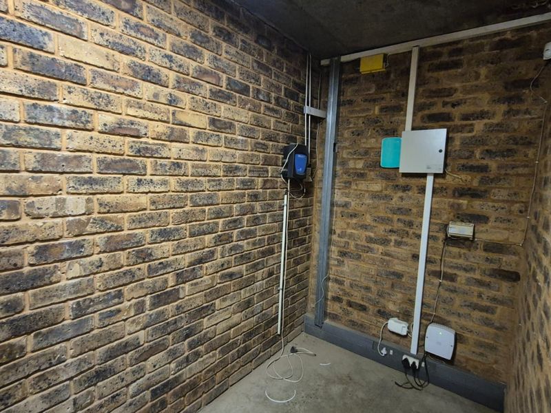 Well-Located 1000m2 High-Power Industrial Warehouse To Let in Silverton - Photo 6