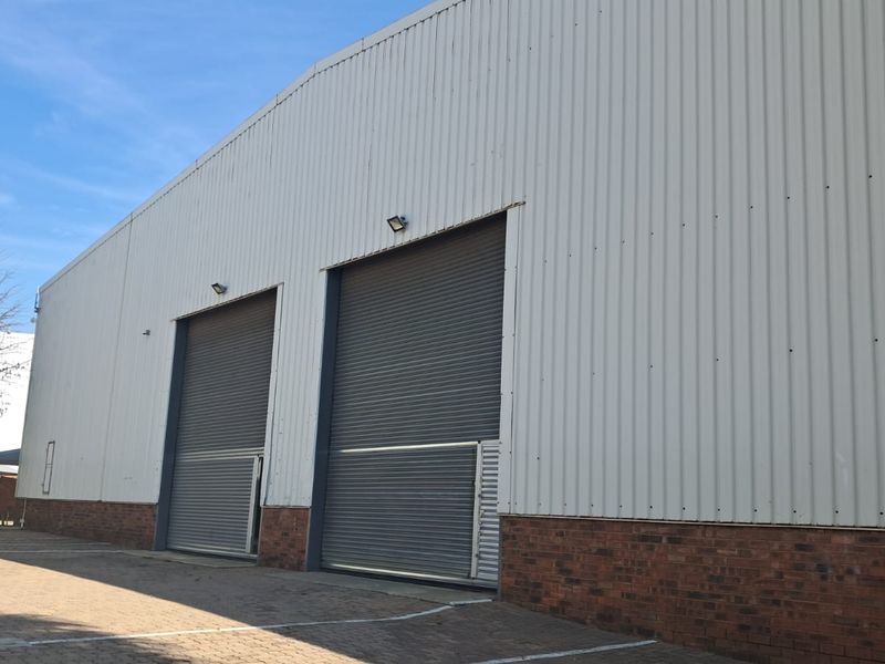 1560 Warehouse with Office space in Midrand - Photo 1