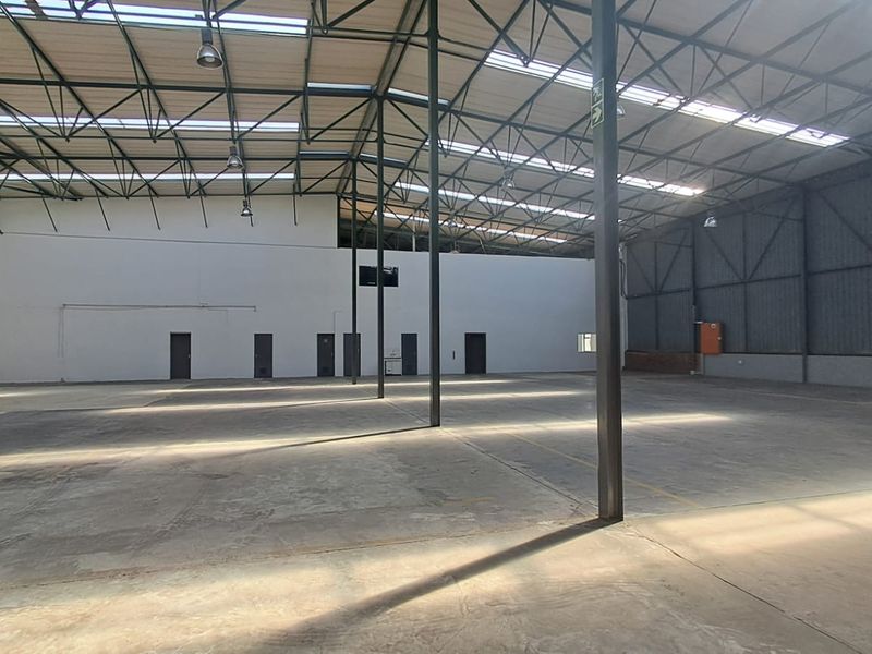 1560 Warehouse with Office space in Midrand - Photo 4