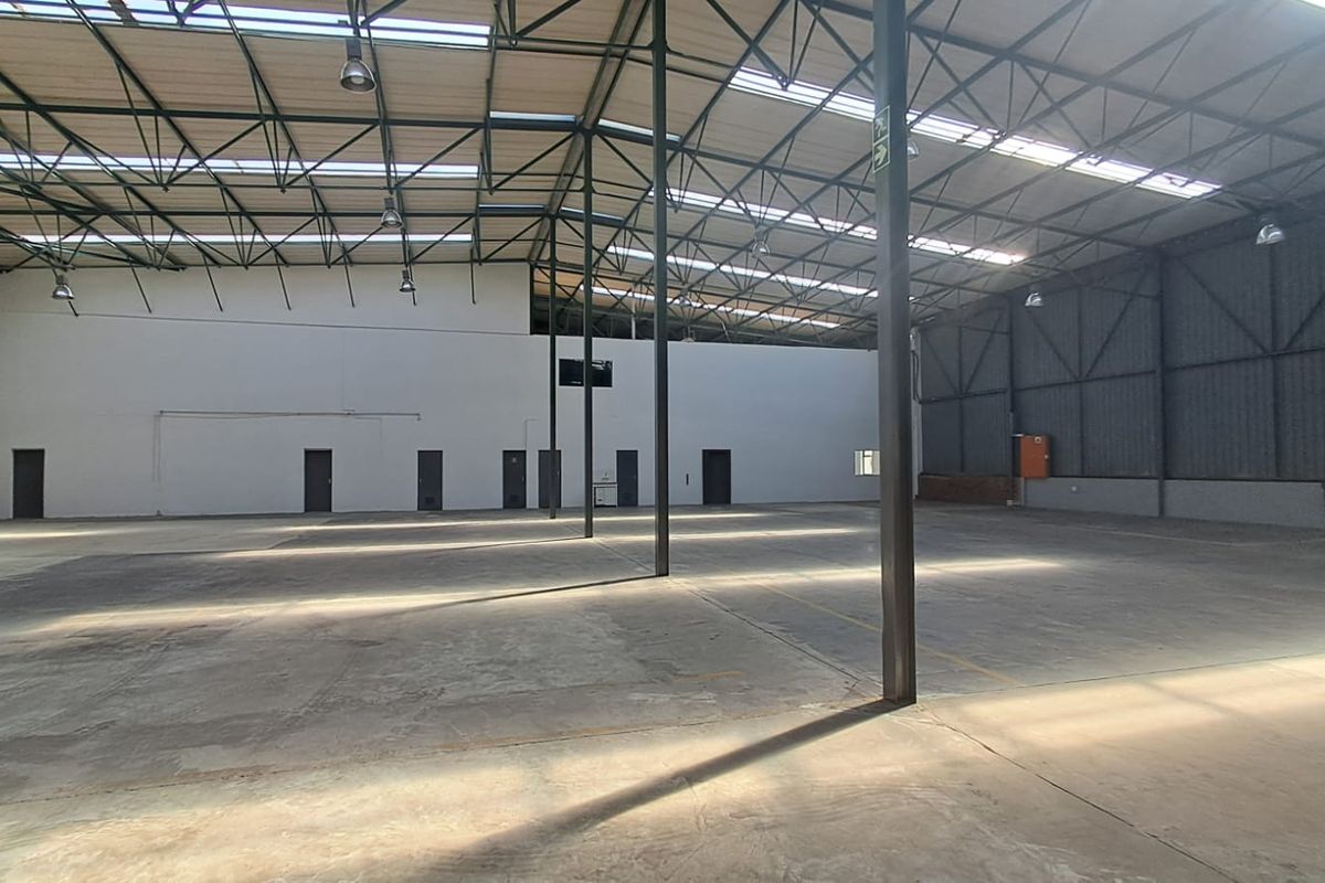 1560 Warehouse with Office space in Midrand - Photo 4