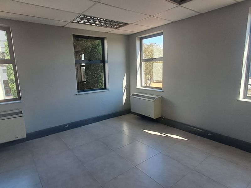 1560 Warehouse with Office space in Midrand - Photo 8