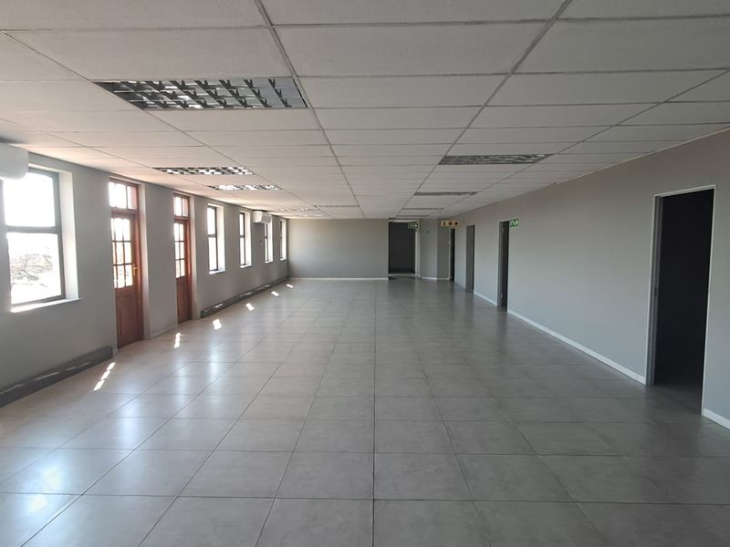 1560 Warehouse with Office space in Midrand - Photo 7