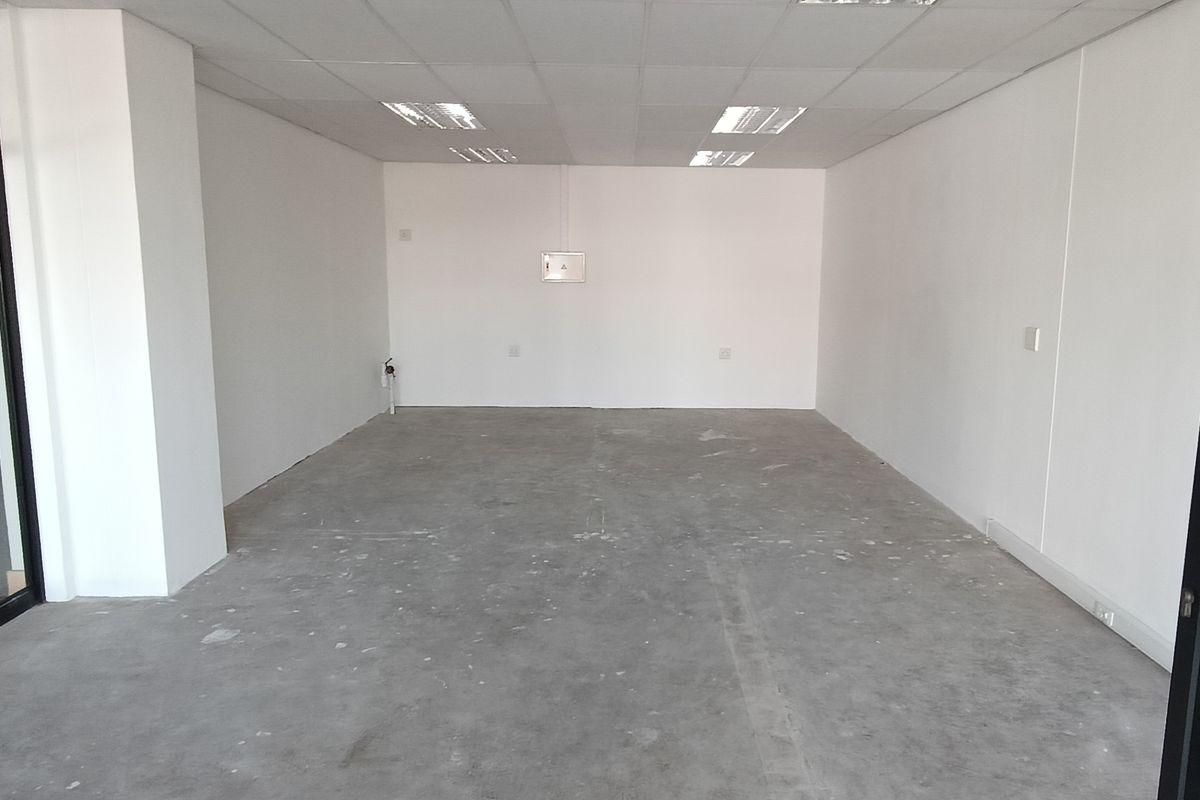 Shop or consulting rooms in Aterbury Boulevard - Photo 3