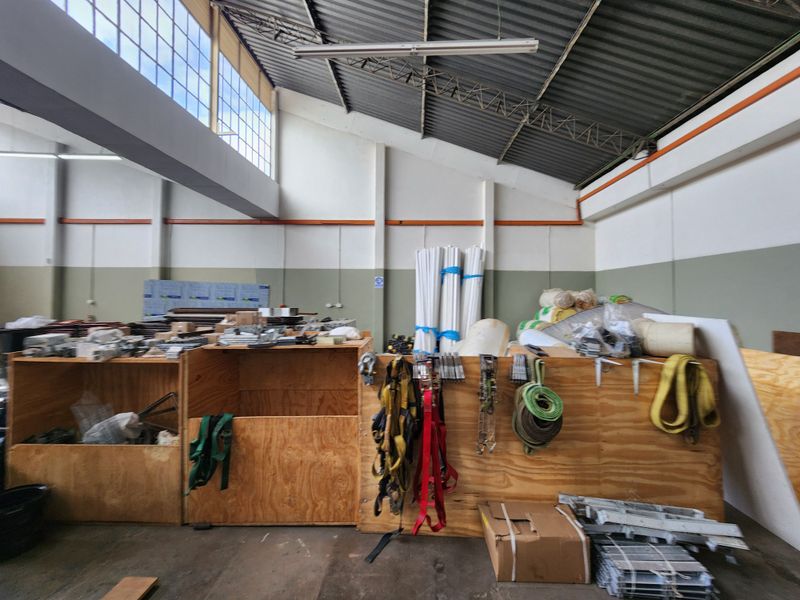 Secure 569m2 Warehouse To Let in Koedoespoort with Excellent Access & Dual Roller Shutter Doors - Photo 8