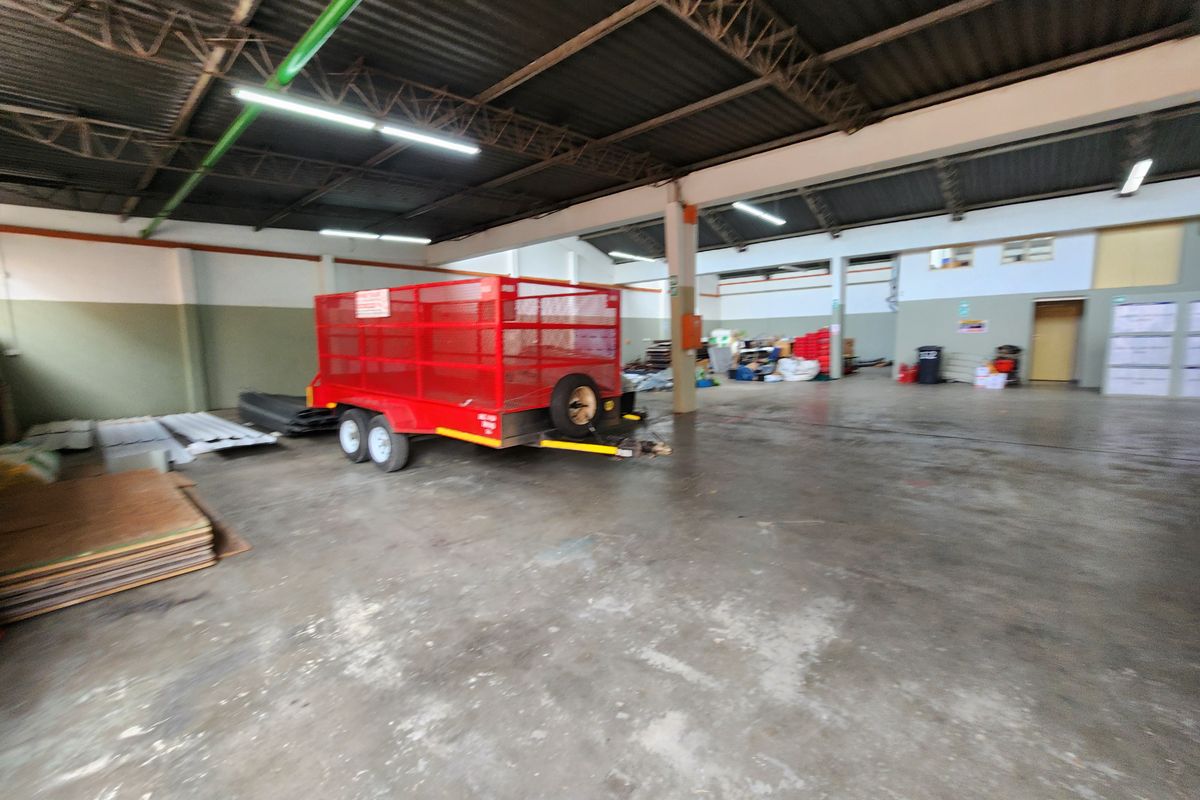 Secure 569m2 Warehouse To Let in Koedoespoort with Excellent Access & Dual Roller Shutter Doors - Photo 3