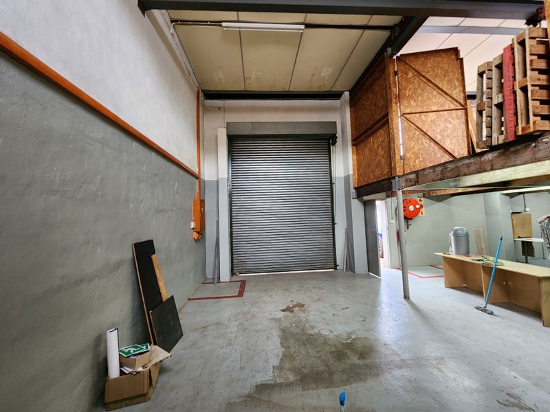 156m2 Warehouse with 3-Phase Power To Let in Koedoespoort - Photo 10
