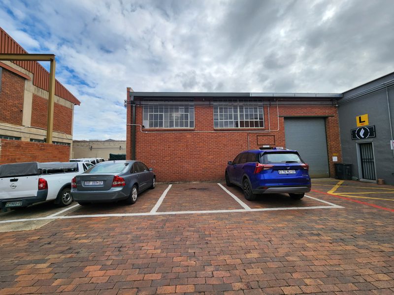 156m2 Warehouse with 3-Phase Power To Let in Koedoespoort - Photo 2