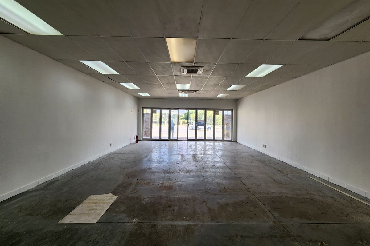 Prime 136m2 Ground Floor High Exposure Retail Space To Let in Montana - Photo 3
