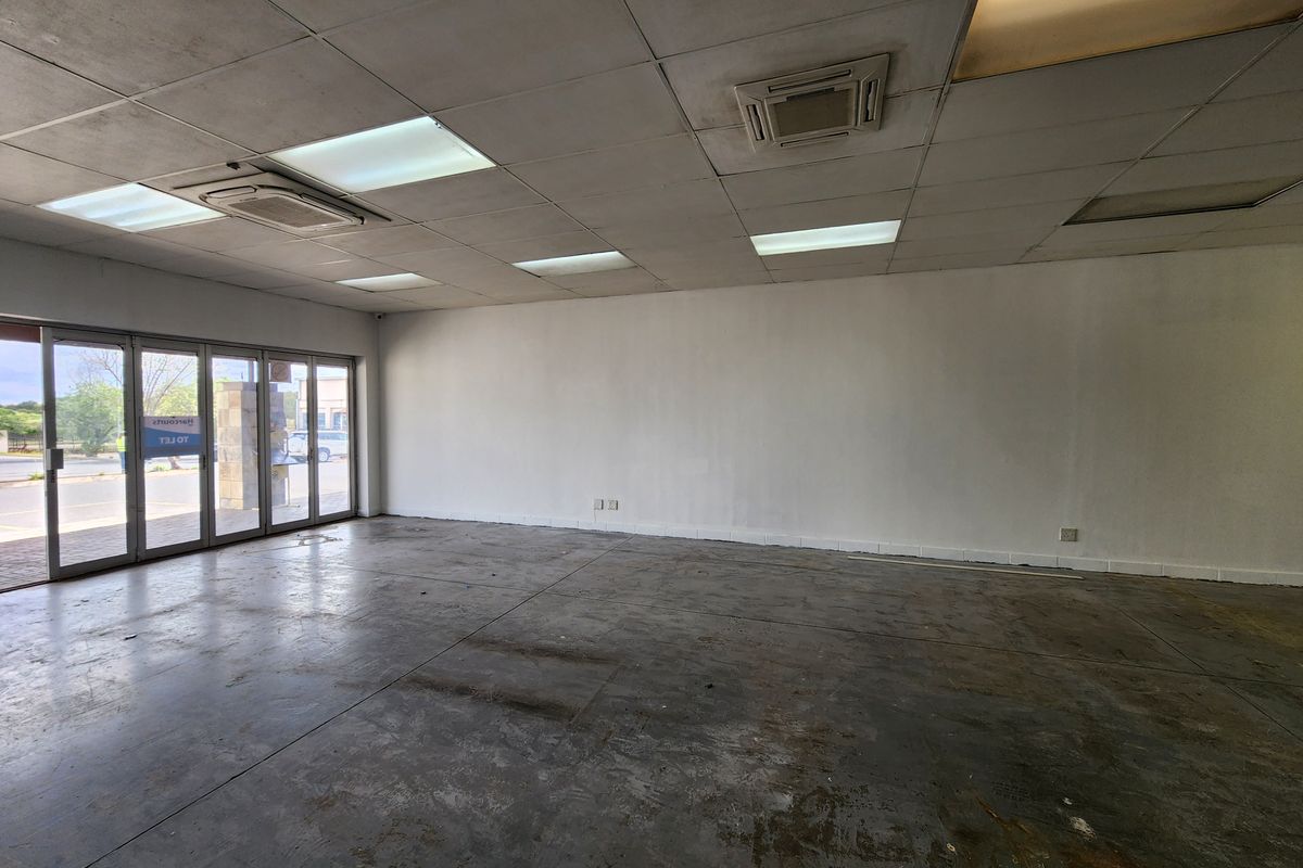 Prime 136m2 Ground Floor High Exposure Retail Space To Let in Montana - Photo 4