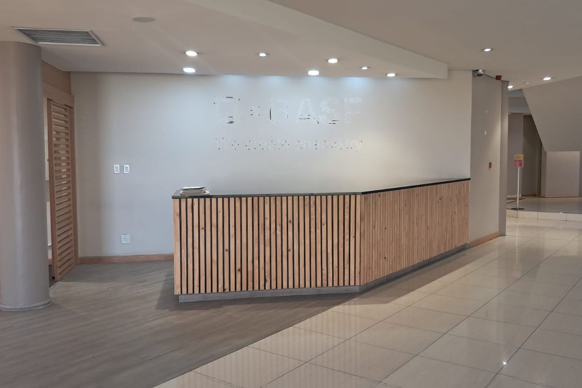 7892m2 Office and Warehouse complex in Midrand - Photo 4