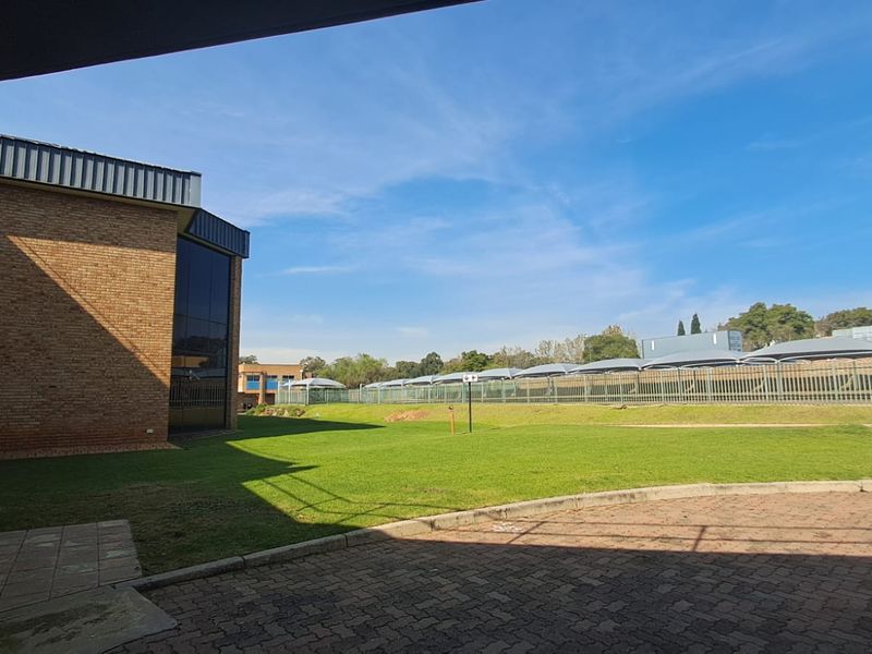 7892m2 Office and Warehouse complex in Midrand - Photo 5