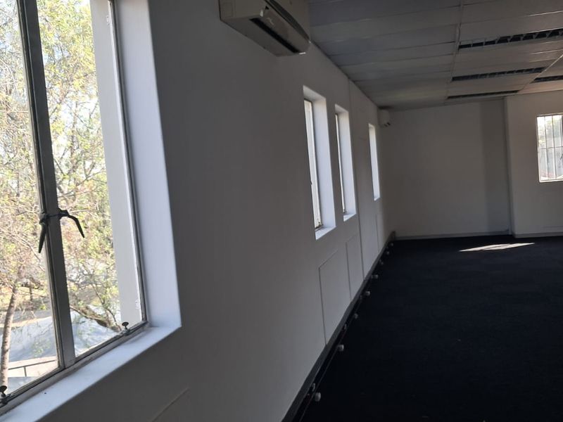 231m2 Office to let in Midrand - Photo 8