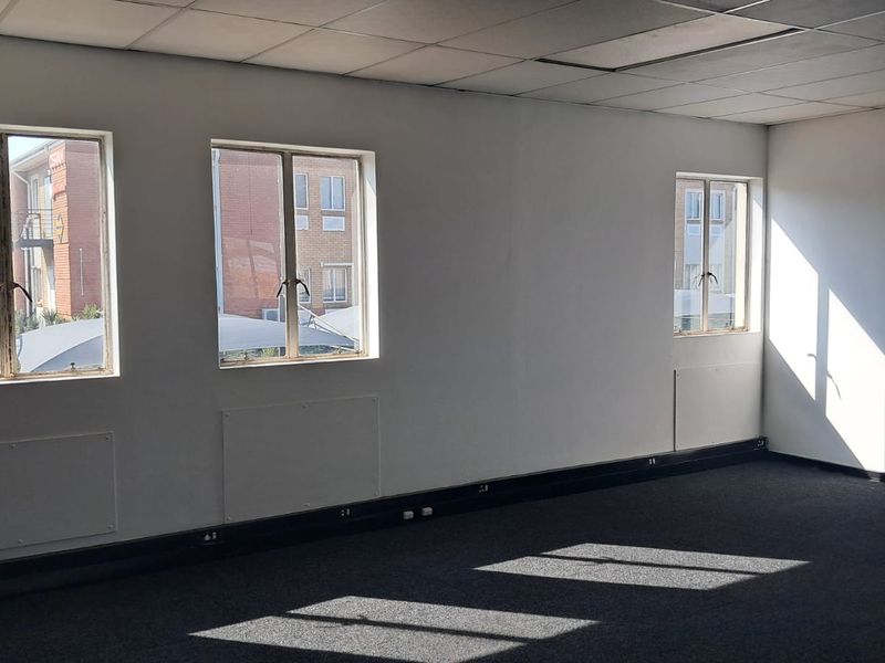 231m2 Office to let in Midrand - Photo 7
