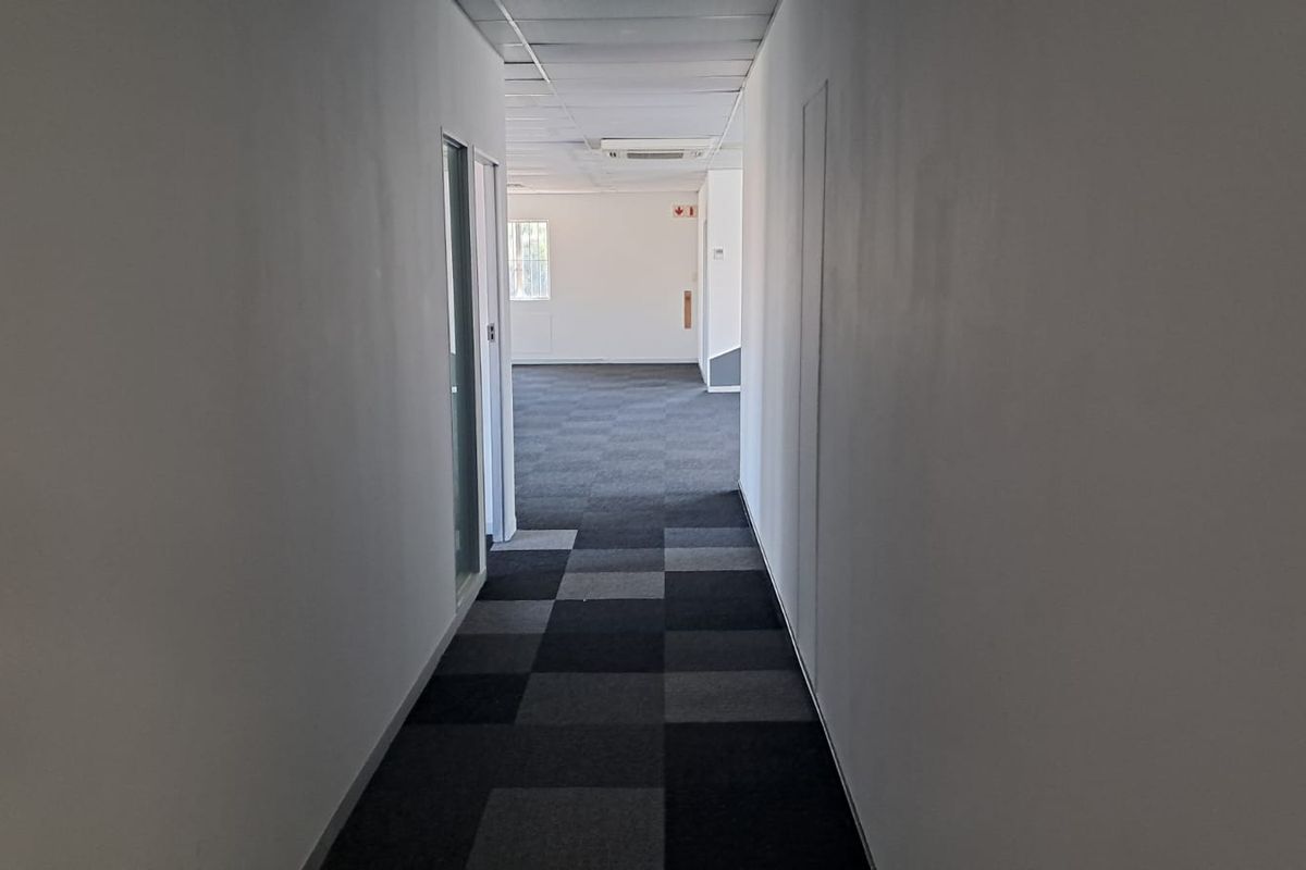 231m2 Office to let in Midrand - Photo 5