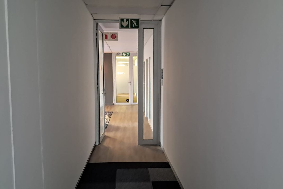 231m2 Office to let in Midrand - Photo 4