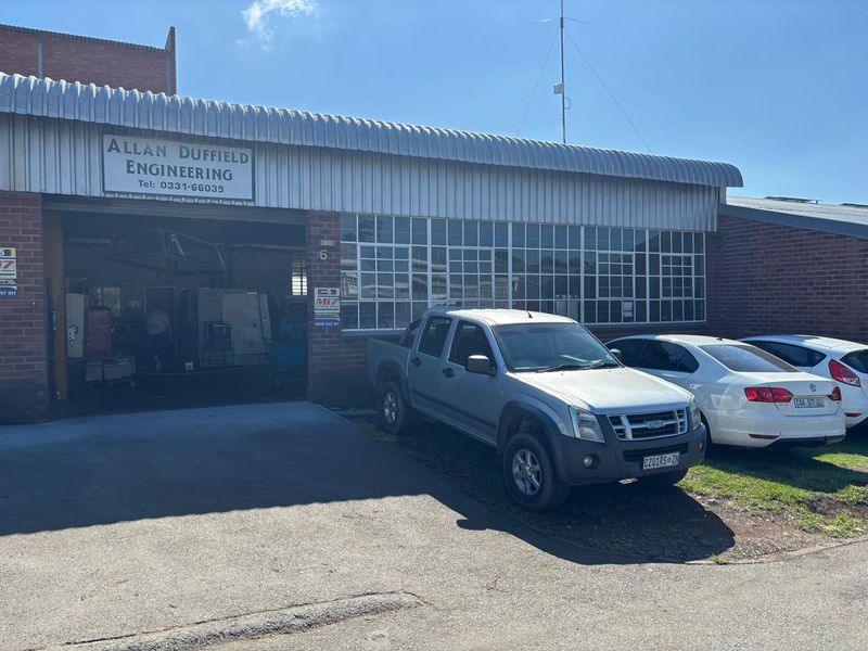 Investment opportunity - 184sqm Mini Factory for sale at R1 million plus Vat. - Photo 1