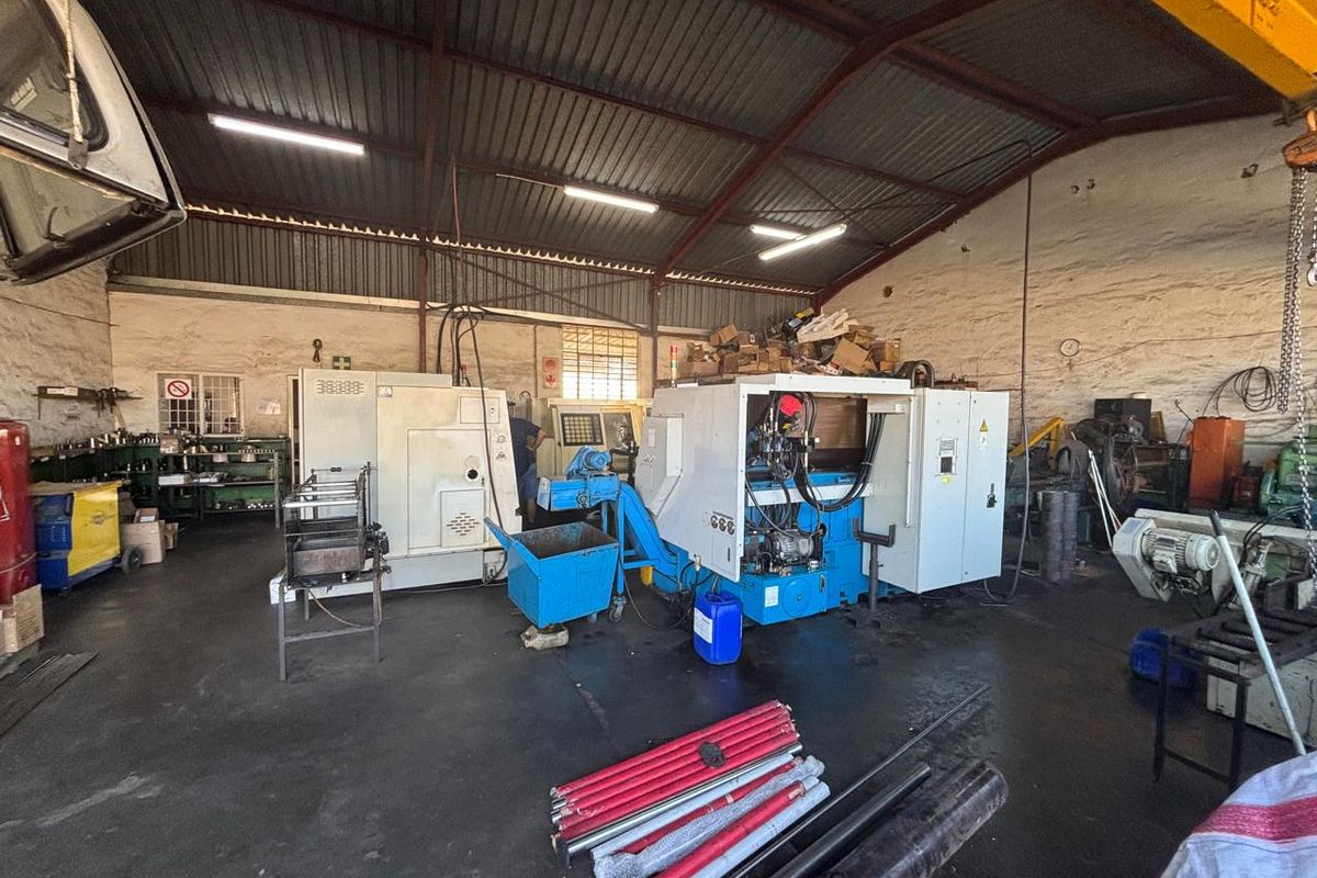 Investment opportunity - 184sqm Mini Factory for sale at R1 million plus Vat. - Photo 5