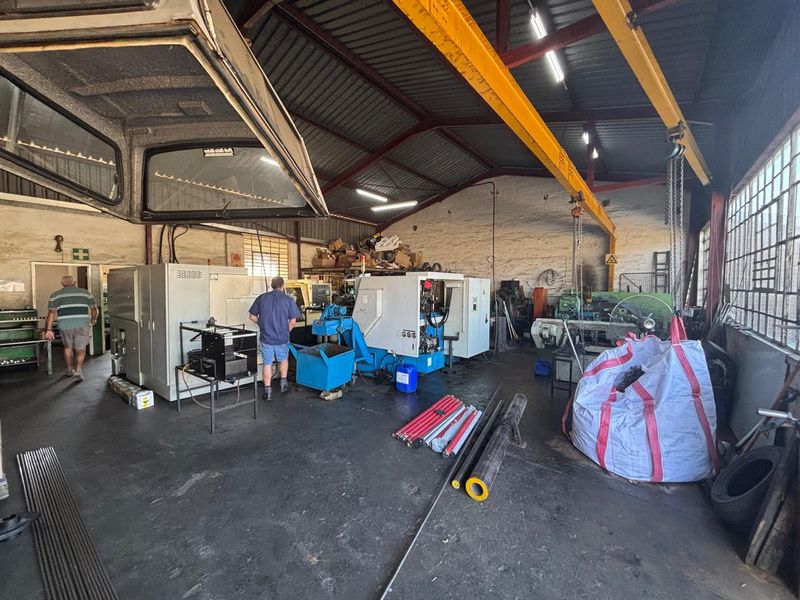 Investment opportunity - 184sqm Mini Factory for sale at R1 million plus Vat. - Photo 6