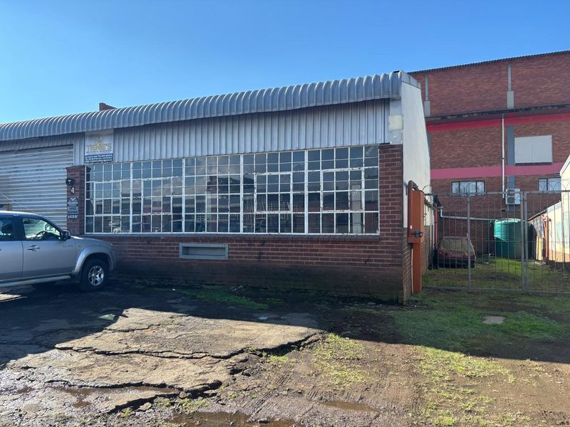 Investment opportunity - 243sqm Mini Factory for sale at R1,2 million plus Vat - Photo 4