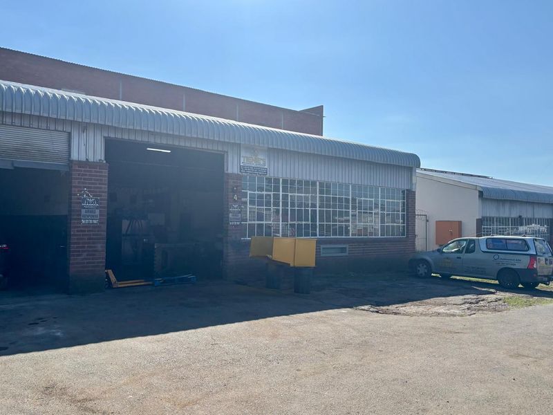 Investment opportunity - 243sqm Mini Factory for sale at R1,2 million plus Vat - Photo 3