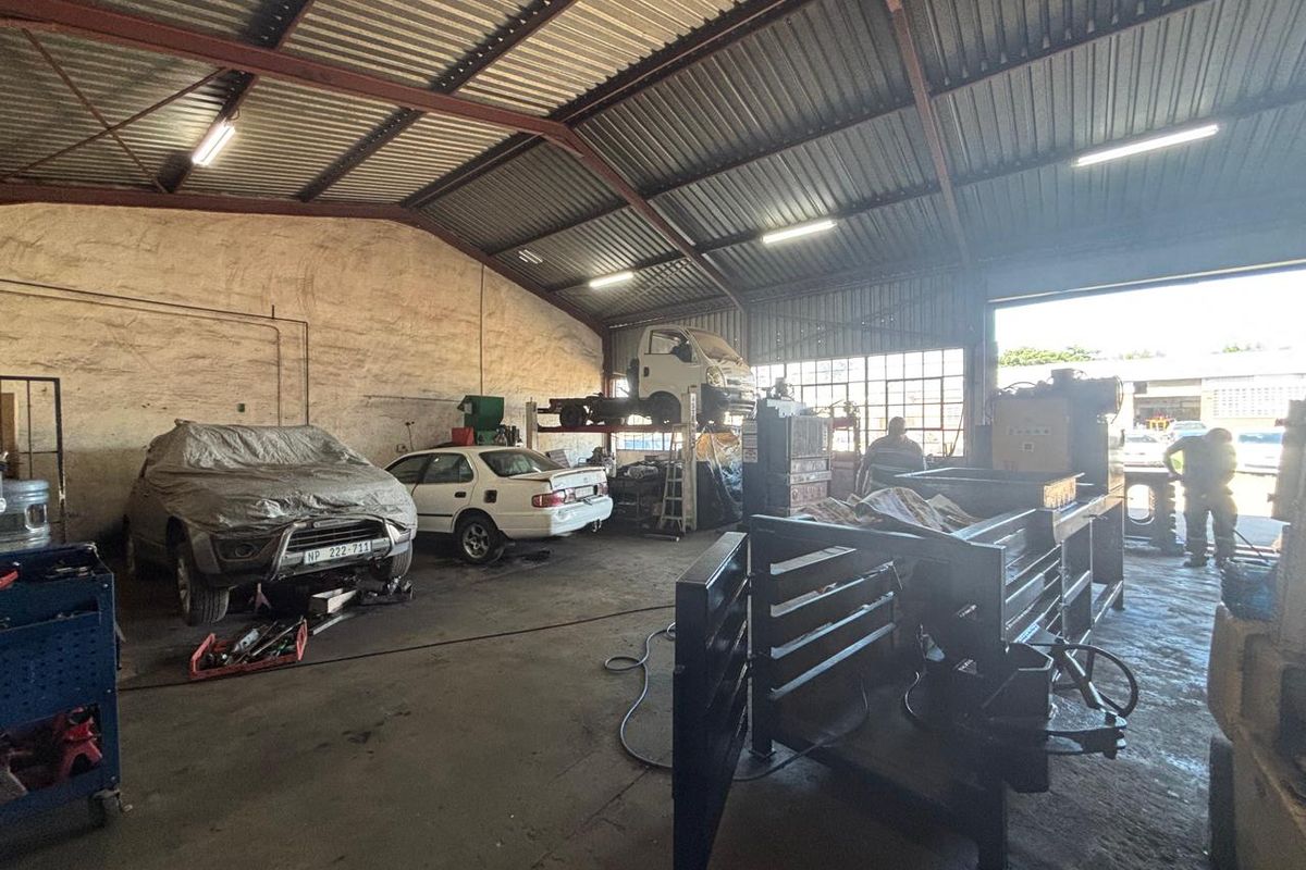 Investment opportunity - 243sqm Mini Factory for sale at R1,2 million plus Vat - Photo 5