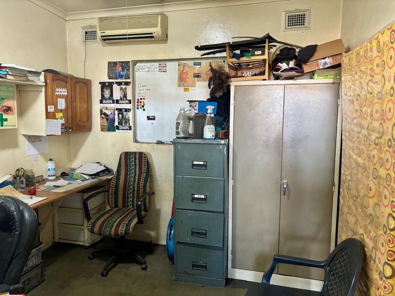 Investment opportunity - 243sqm Mini Factory for sale at R1,2 million plus Vat - Photo 9