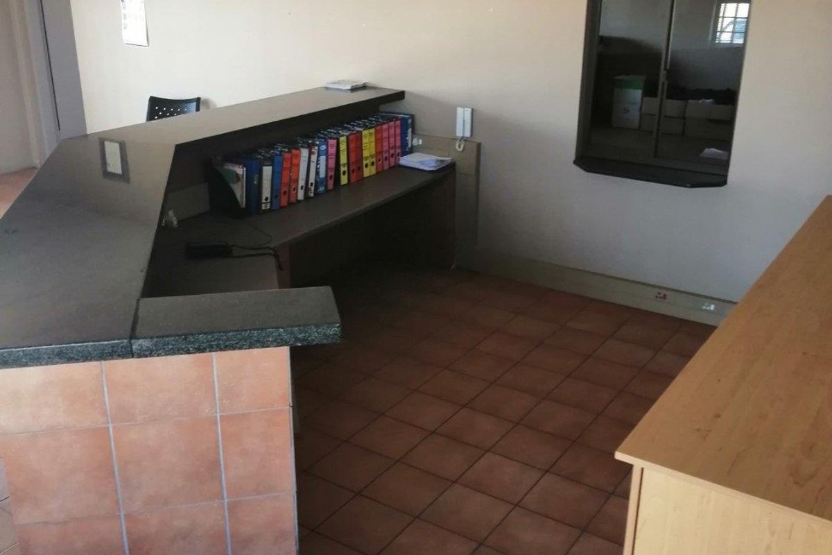 Well maintained double story facebrick commercial office building in Naledi. - Photo 4