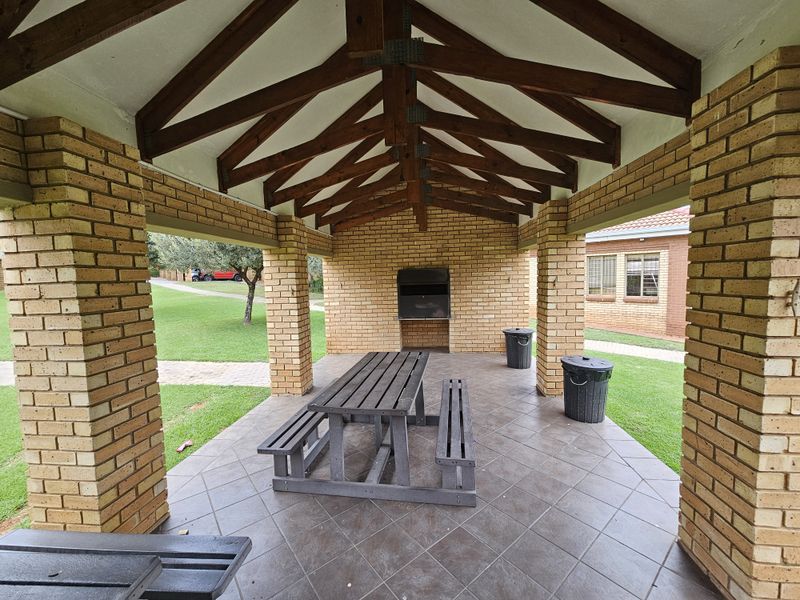 TO LET- Medium Office Space 335 sqm Centurion - Photo 6