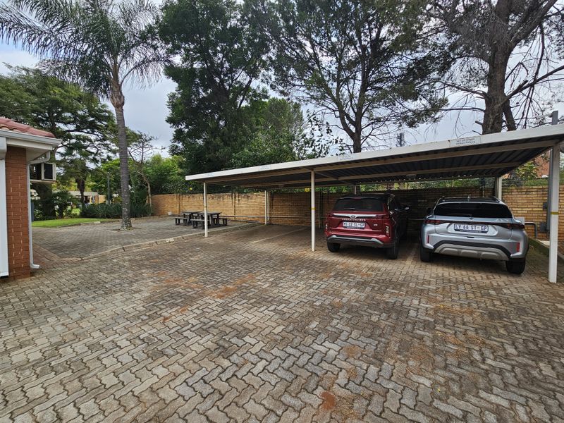 TO LET- Medium Office Space 335 sqm Centurion - Photo 4