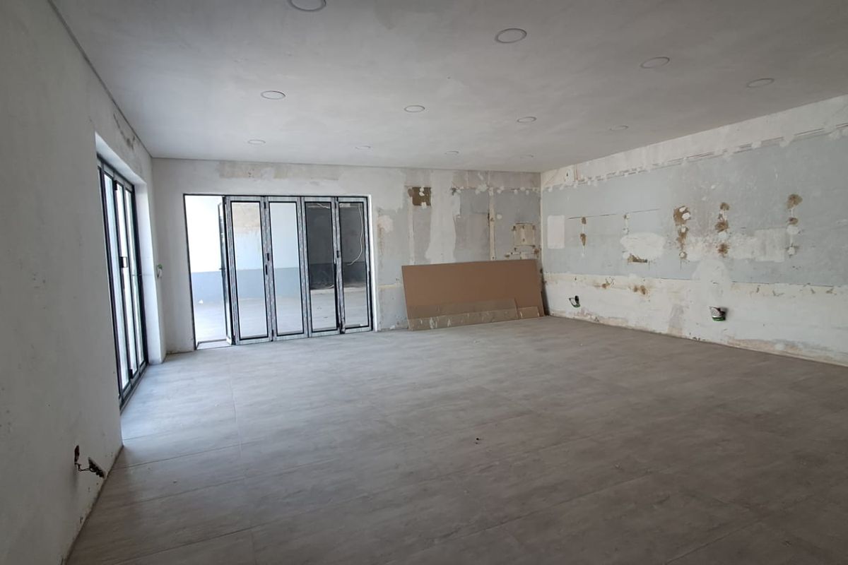 200m2 Retail space TO LET in Waterkloof Ridge - Photo 5